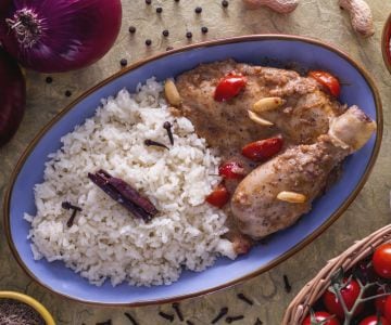 Ragoût épicé de poulet et cacahuètes