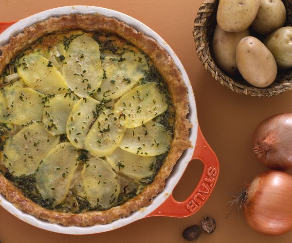 Tarte rustique de pommes de terre et oignons