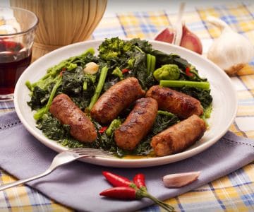 Pousses de navet avec saucisse