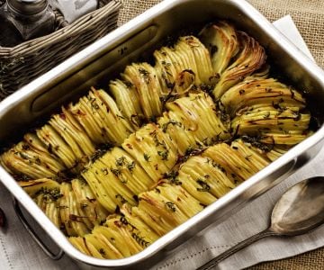 Plateau de pommes de terre rôties