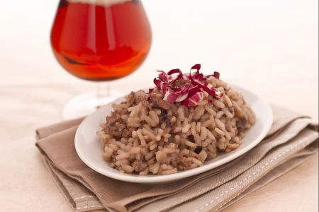 Risotto à la bière avec radicchio et saucisse
