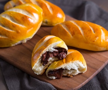 Petits pains moelleux fourrés au chocolat