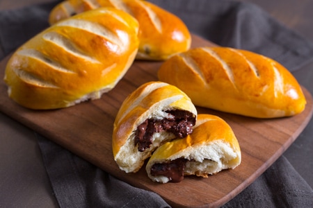 Petits pains moelleux fourrés au chocolat