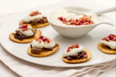 Spianatine avec crème d'asiago, radicchio et pancetta