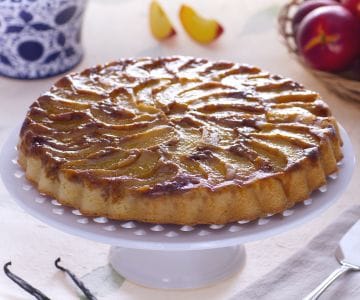 Gâteau renversé aux pêches et amaretti