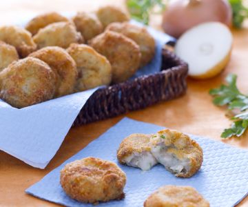 Croquettes de viande bouillie (bitterballen)