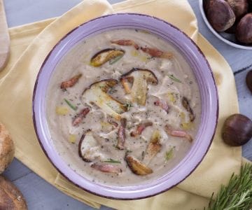 Velouté de châtaignes aux cèpes et joue de porc croustillante