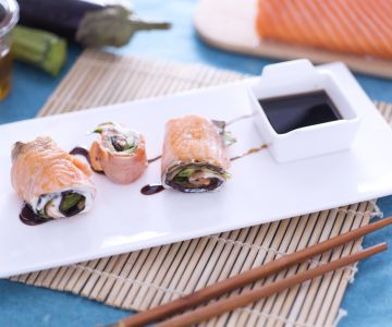 Roulés de saumon farcis aux légumes et fromage