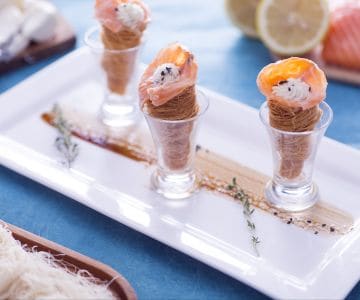 Mini croissants salés au saumon et fromage stracchino