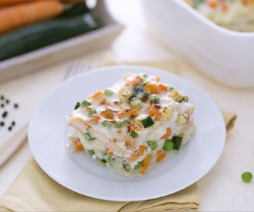 Lasagnes de pain de mie avec fromage et ragoût de légumes