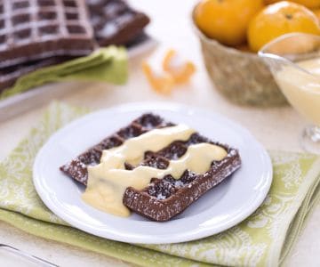 Gaufre au cacao avec crème à la mandarine