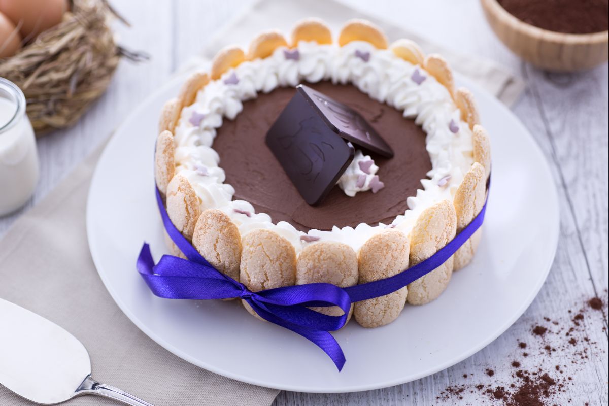 Charlotte avec mousse au chocolat noir