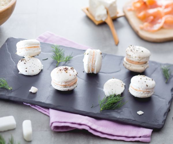 Macarons salés au saumon et à l'aneth