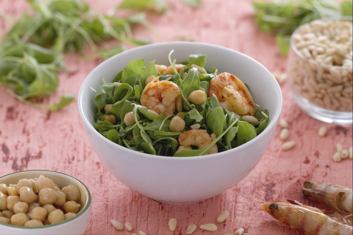 Salade de pois chiches, crevettes et roquette