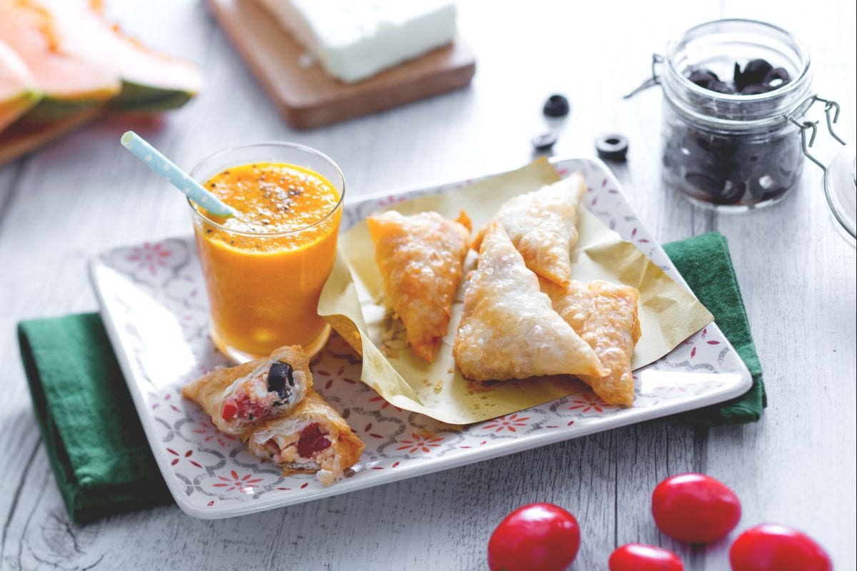 Chupitos de melon avec sachets de feta