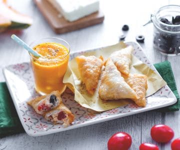 Chupitos de melon avec sachets de feta