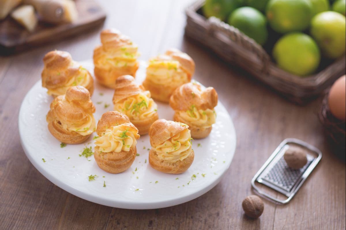 Choux à la crème pâtissière au parmesan et citron vert