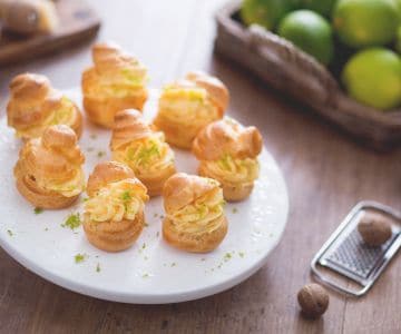 Choux à la crème pâtissière au parmesan et citron vert