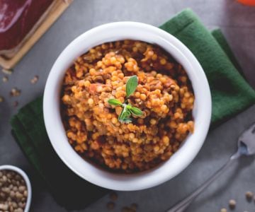 Fregola avec des lentilles