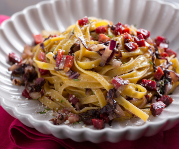 Tagliatelles au radicchio et speck