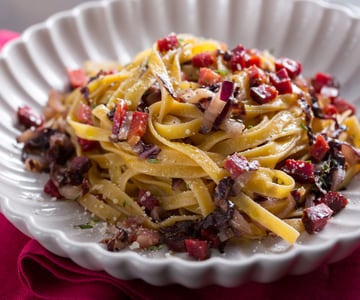 Tagliatelle radicchio e speck
