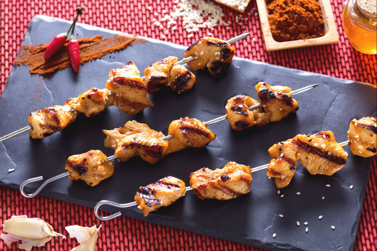 Brochettes de poulet épicées