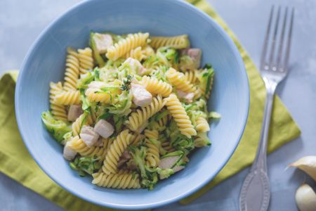 Pâtes au poisson-épee et courgettes