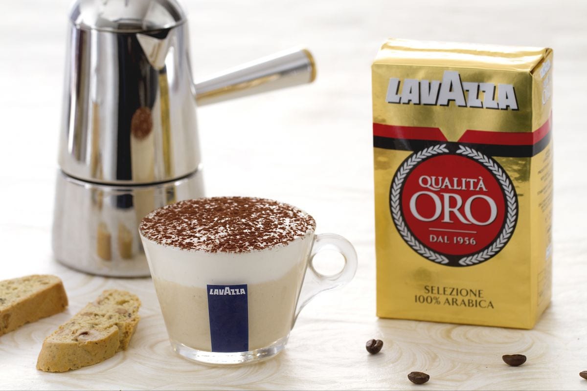 Mousse au café en tasse avec cantucci