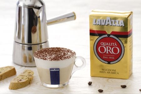 Mousse au café en tasse avec cantucci