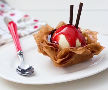Corbeilles de pâte filo avec glace