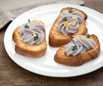 Cabillaud crémeux avec yaourt et pommes de terre violettes