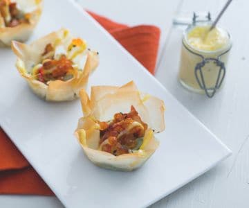 Paniers aux crevettes et avocat