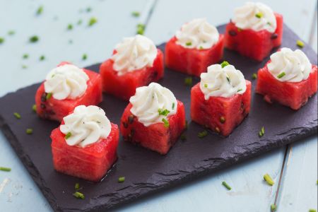 Finger food pastèque et chèvre