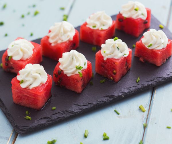 Finger food pastèque et chèvre
