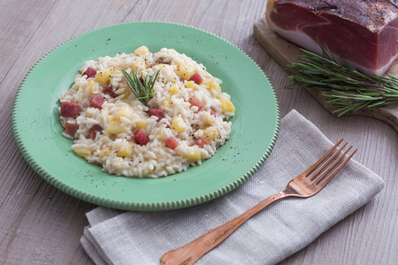 Risotto aux pommes et speck