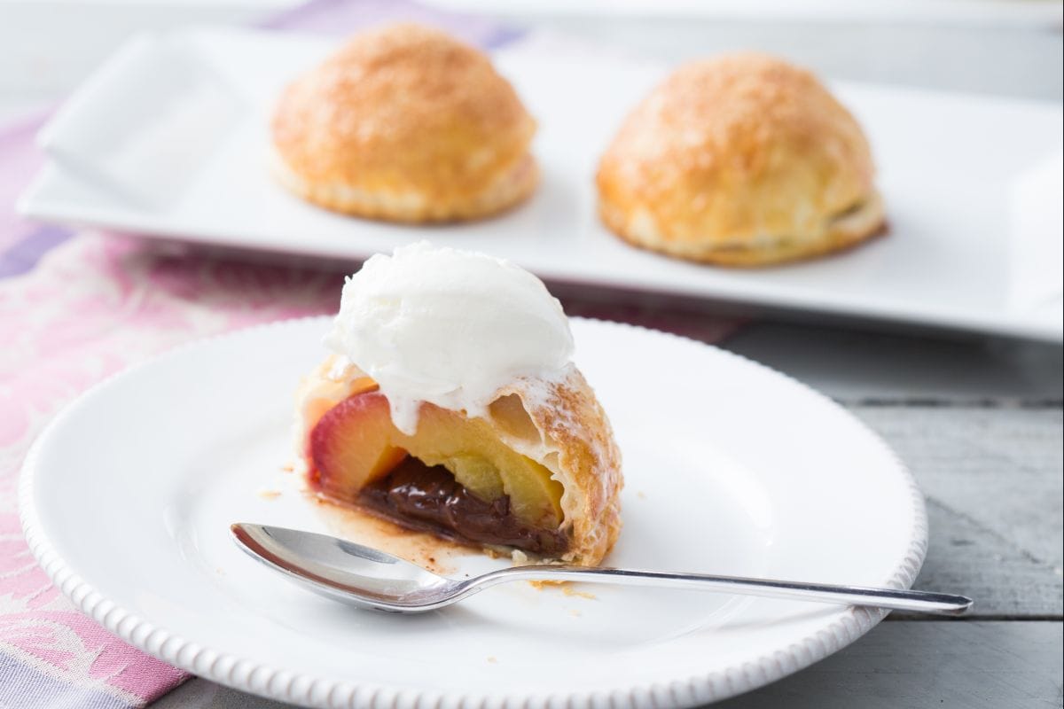 Pêches en feuilleté