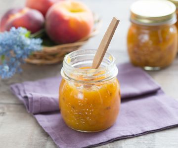 Confiture de pêches et lavande