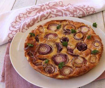 Clafoutis salé aux oignons rouges