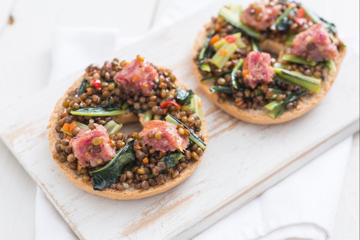 Friselle avec cotechino et lentilles