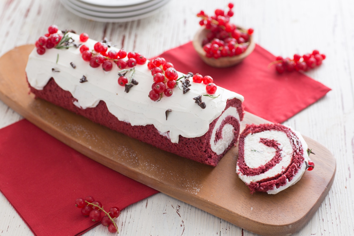 Rouleau red velvet