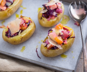 Pommes de terre rôties avec pommes, oranges et Grana Padano