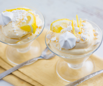 Coupes à la crème de citron et meringues