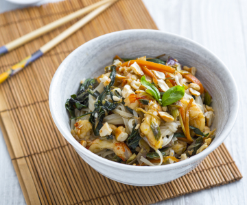 Nouilles aux crevettes et légumes