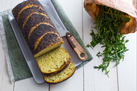 Pain brioché salé avec roquette et pommes de terre