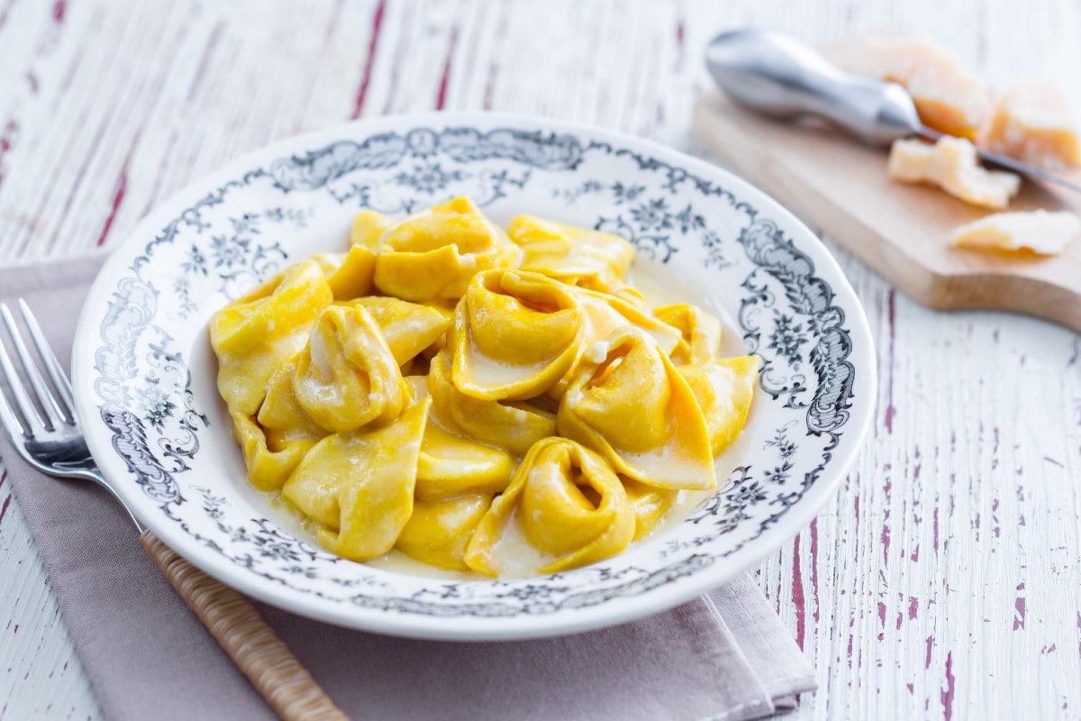 Cappellacci au curcuma, beurre et Grana Padano