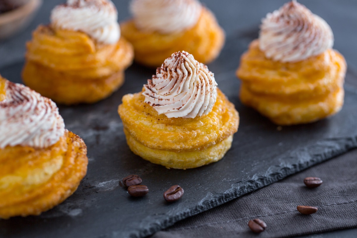 Zeppole avec crème au mascarpone et café