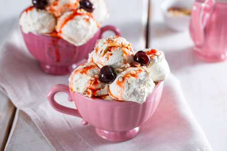 Glace facile à la cerise