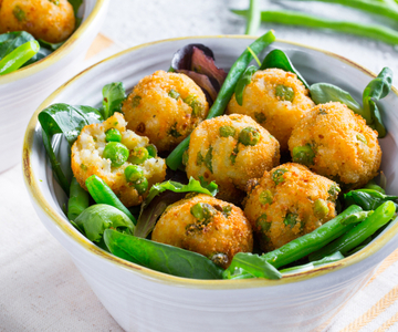 Boulettes de riz et salade