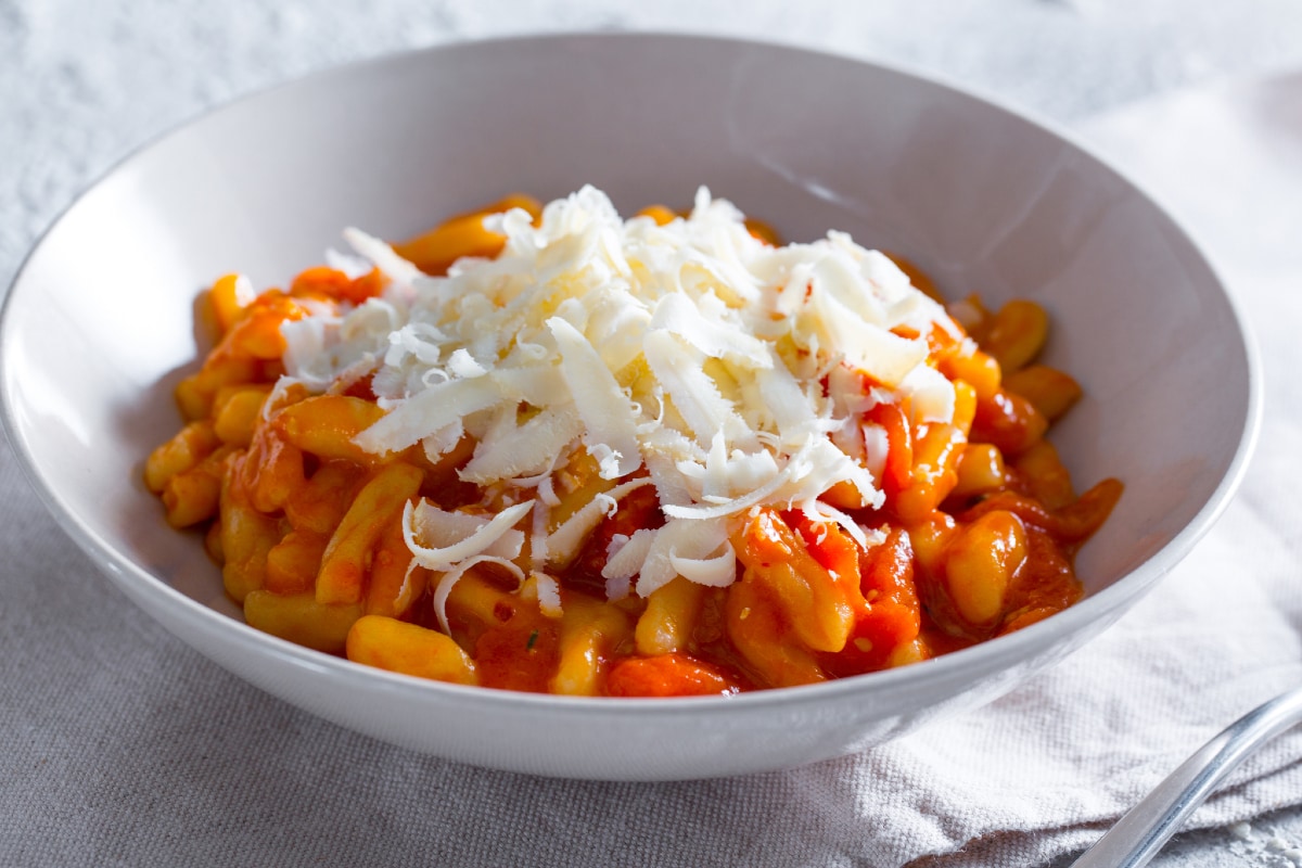 Cavatelli de pommes de terre avec tomates cerises et ricotta
