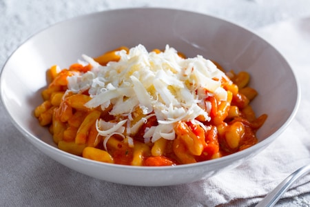 Cavatelli de pommes de terre avec tomates cerises et ricotta